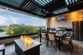 Villa Ventanas, 4BR Home with Jacuzzi & Terrace Dining